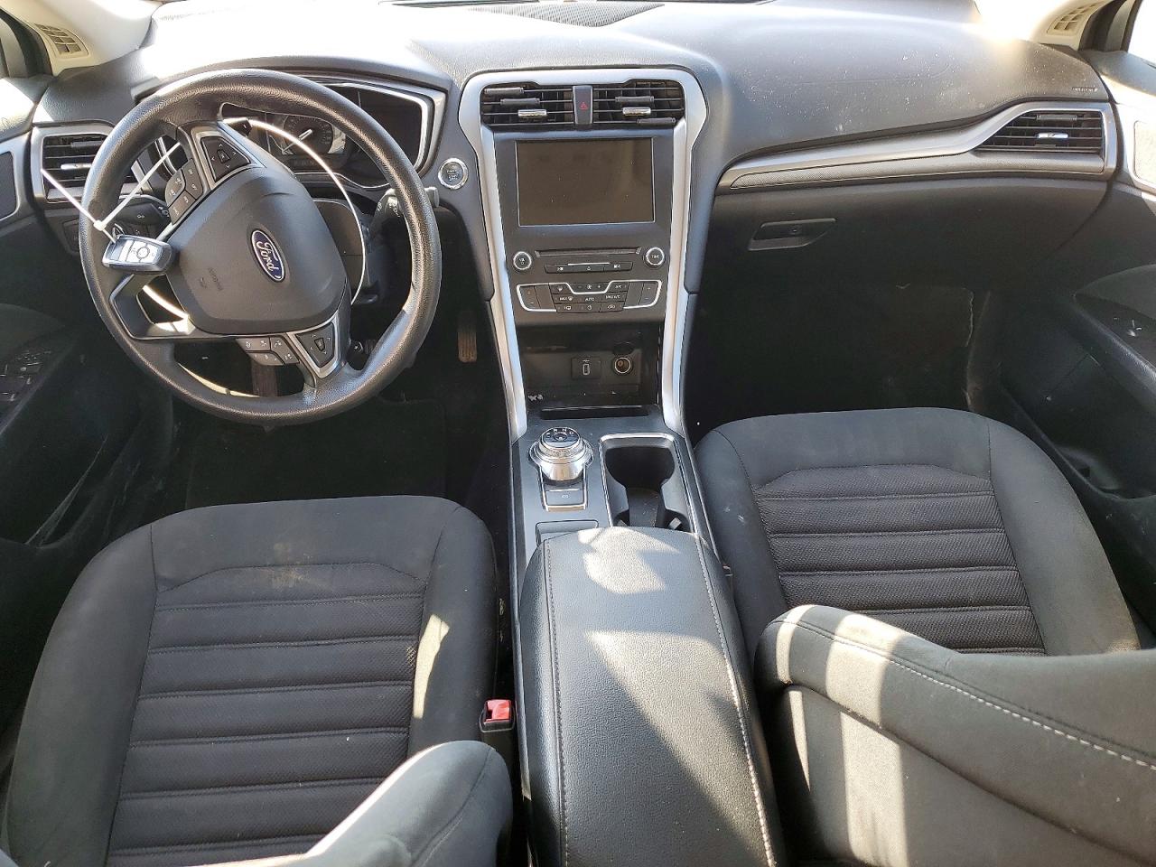 2017 FORD FUSION SE photo 15