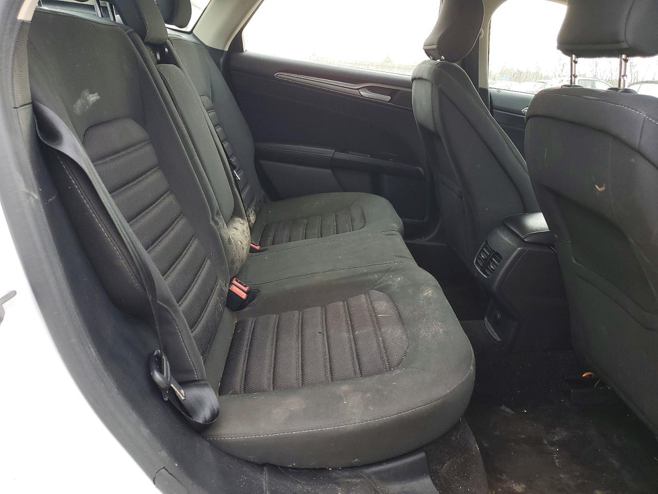 2017 FORD FUSION SE photo 21