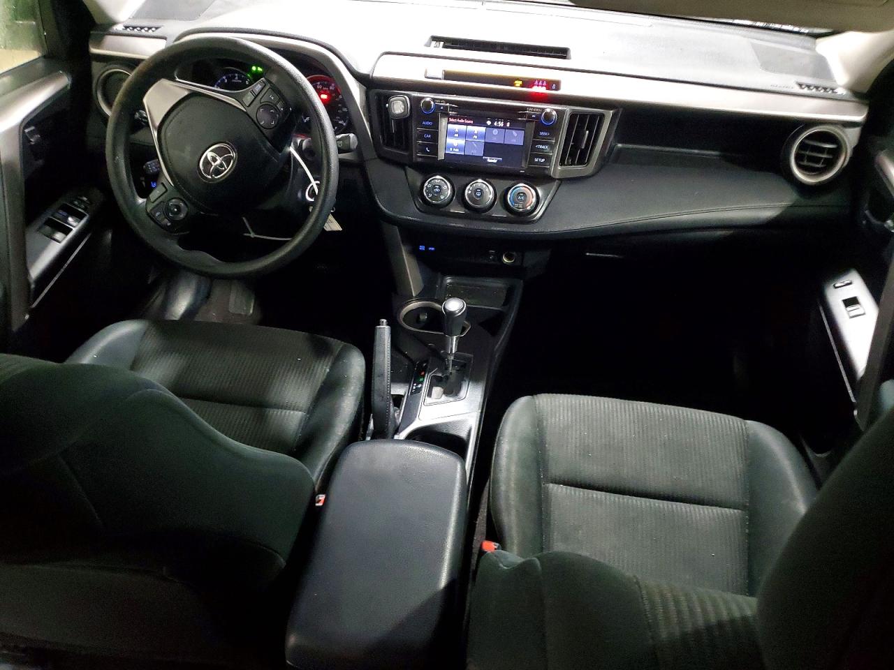 2018 TOYOTA RAV4 LE photo 8