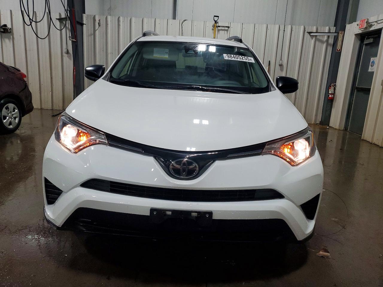 2018 TOYOTA RAV4 LE photo 5