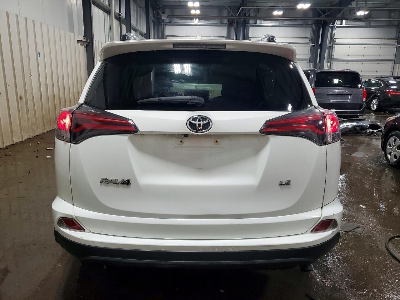 2018 TOYOTA RAV4 LE photo 6