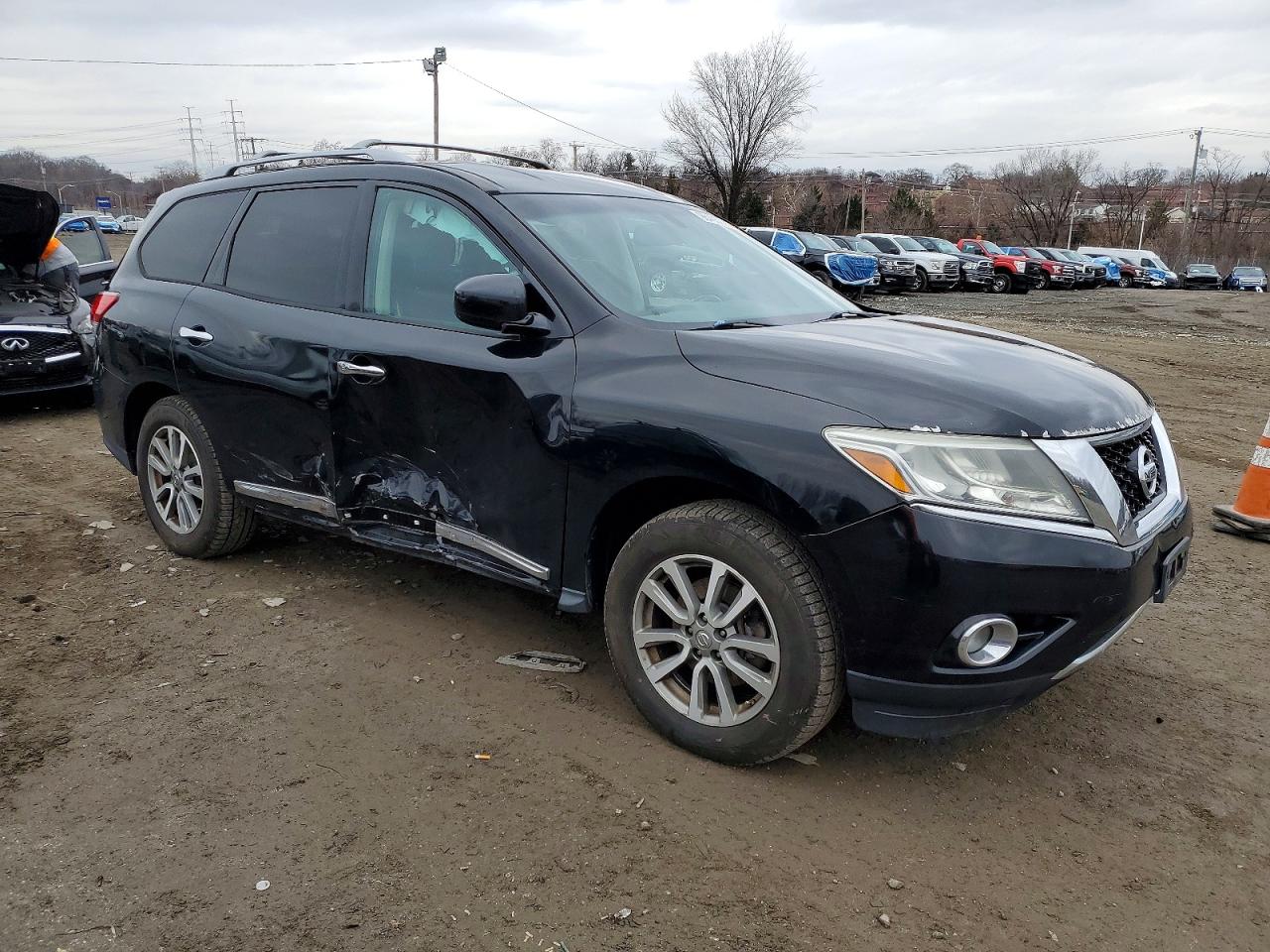 2013 NISSAN PATHFINDER S photo 4