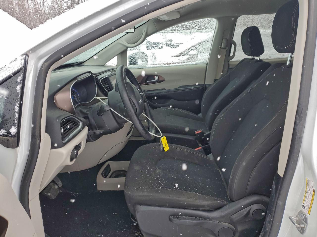 2020 CHRYSLER VOYAGER L photo 7
