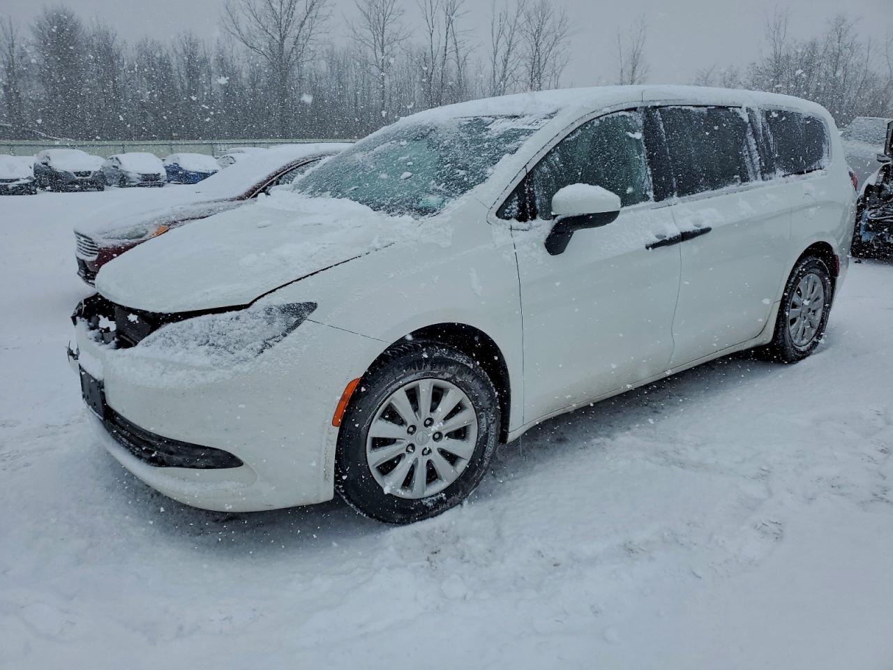 2020 CHRYSLER VOYAGER