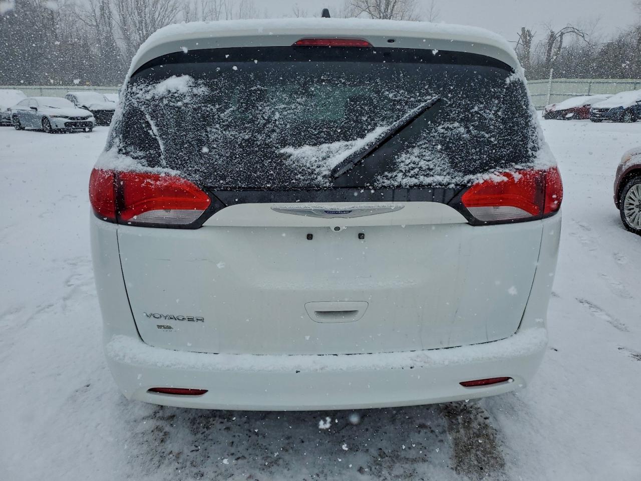 2020 CHRYSLER VOYAGER L photo 6