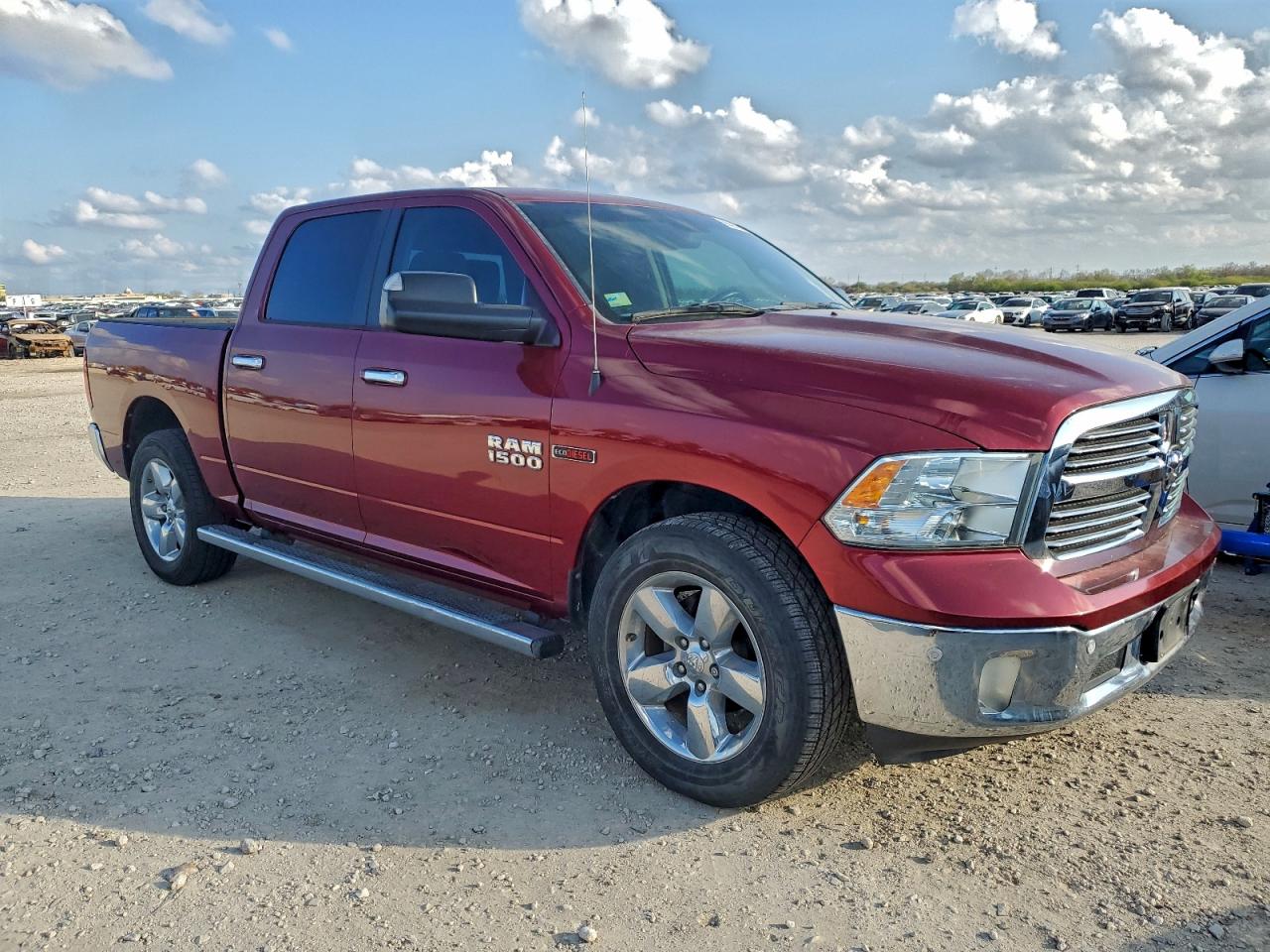 2015 RAM 1500 SLT photo 7