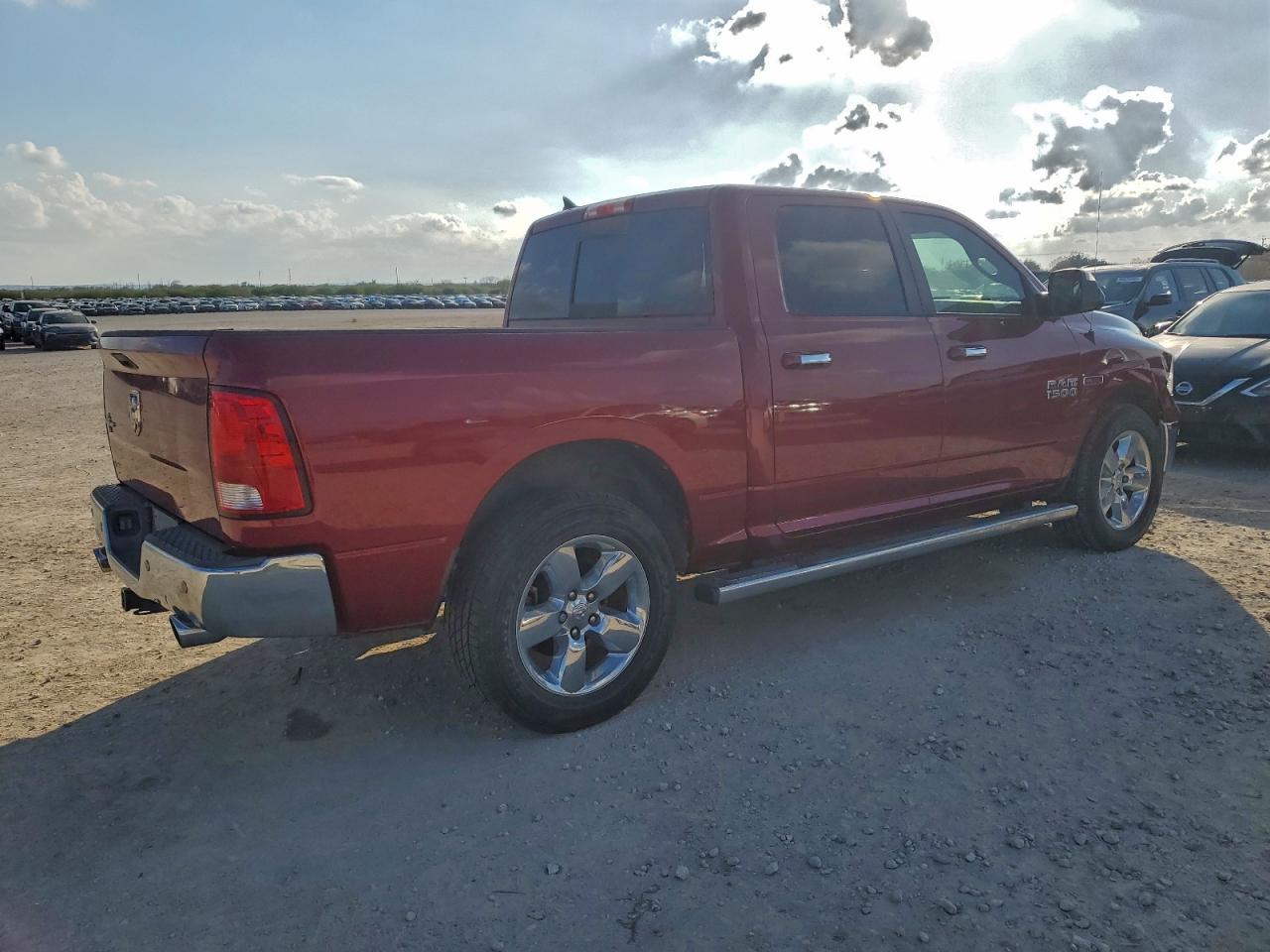2015 RAM 1500 SLT photo 5