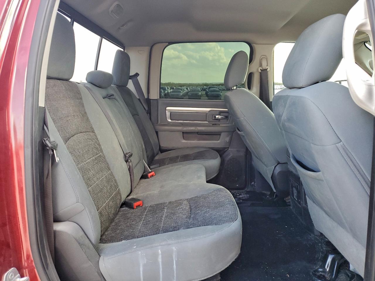 2015 RAM 1500 SLT photo 19
