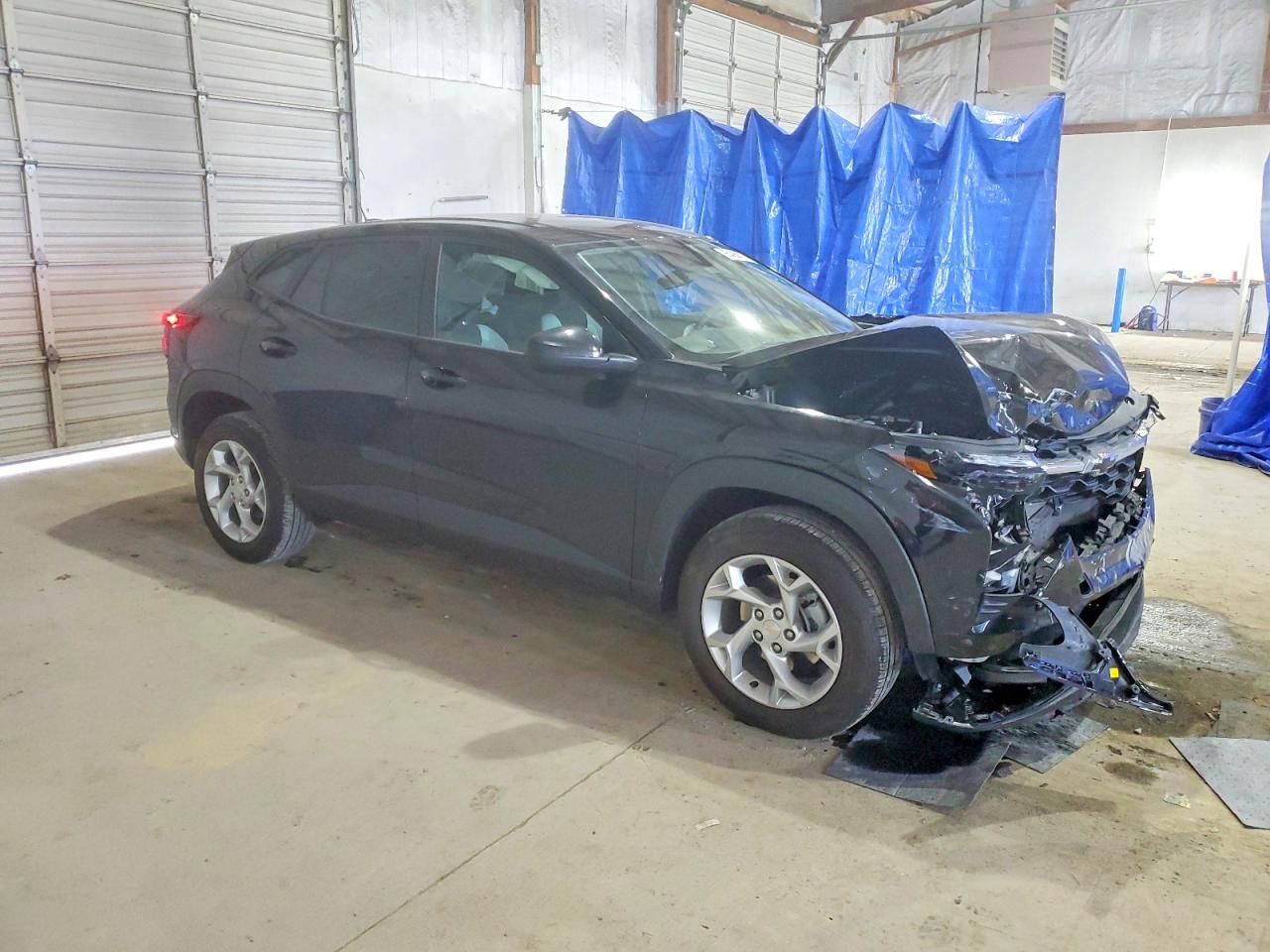 2025 CHEVROLET TRAX LS photo 4