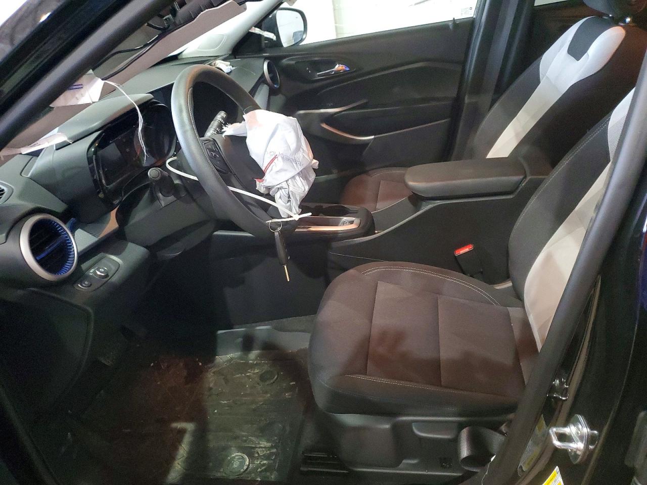 2025 CHEVROLET TRAX LS photo 7