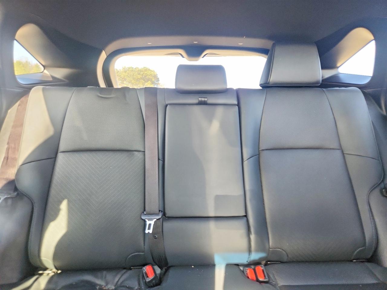 2021 TOYOTA VENZA LE photo 28