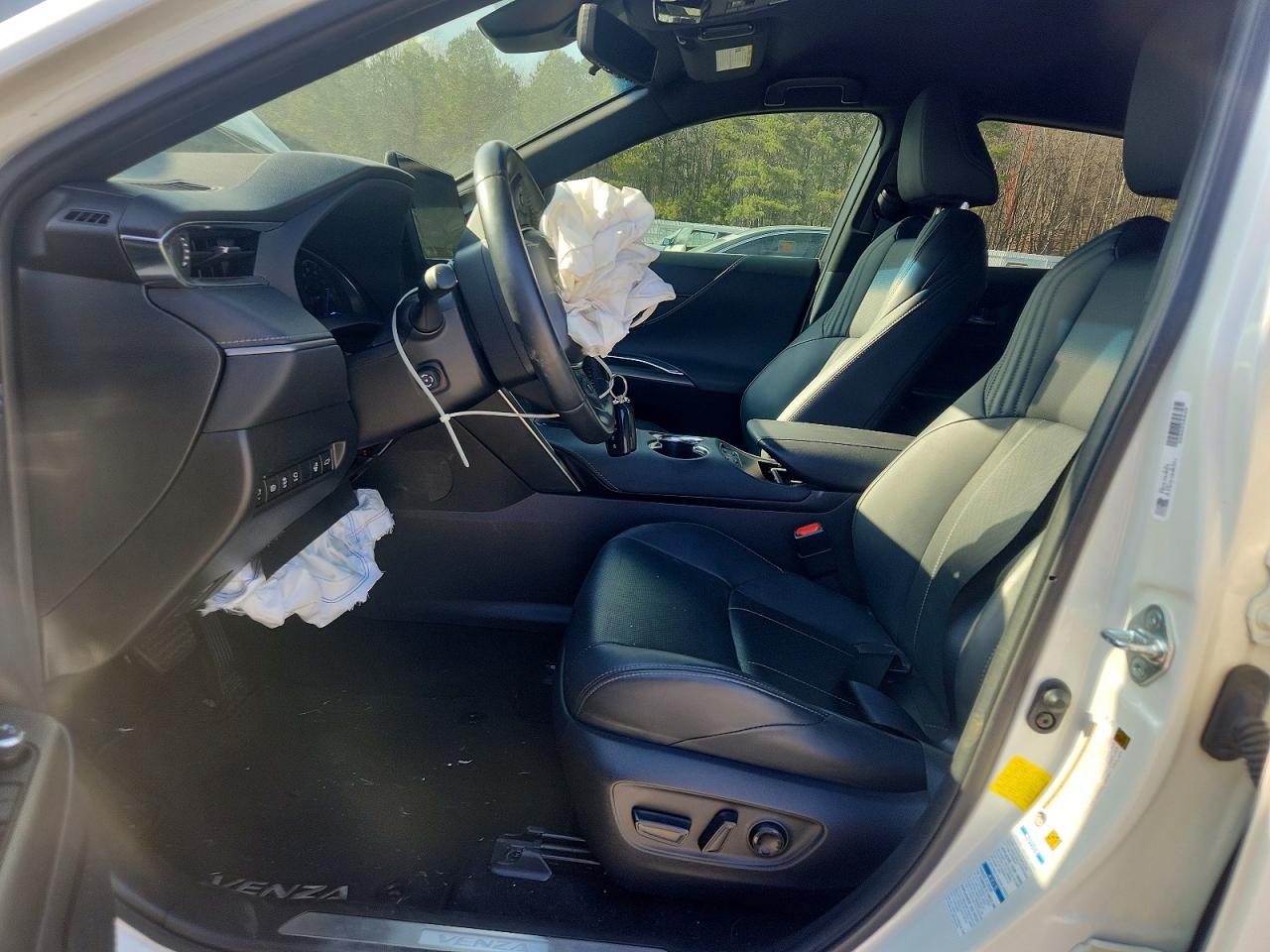 2021 TOYOTA VENZA LE photo 19