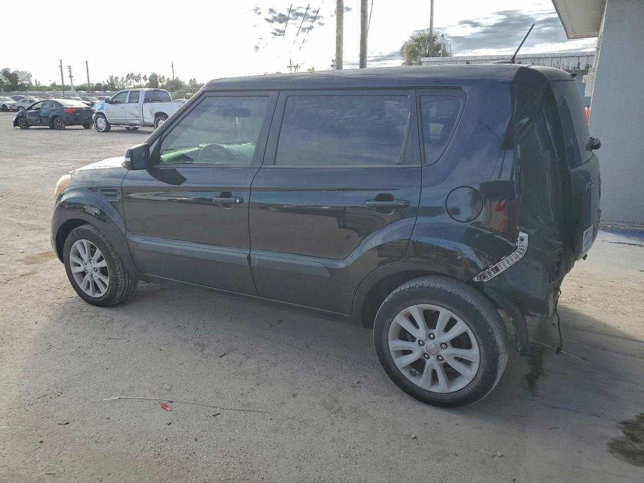 2013 KIA SOUL + photo 3