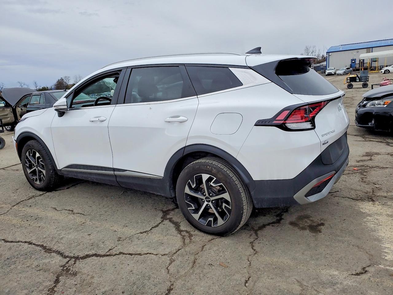 2023 KIA SPORTAGE EX photo 2