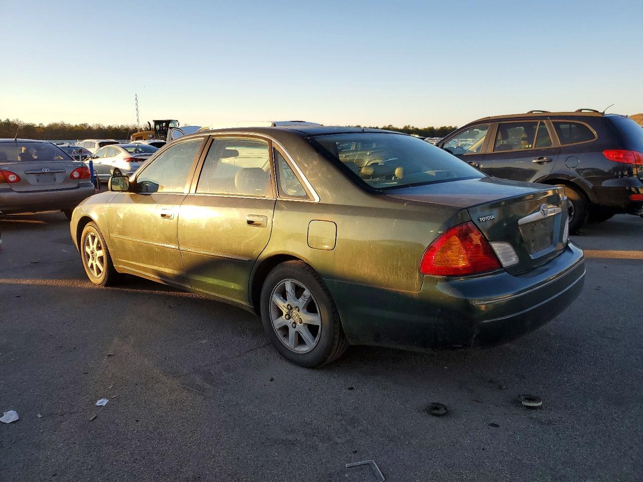 2000 TOYOTA AVALON XL photo 2