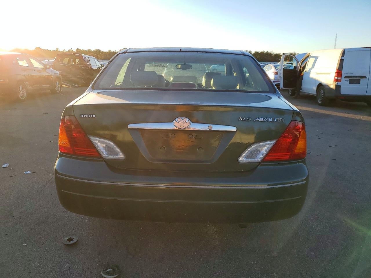 2000 TOYOTA AVALON XL photo 6
