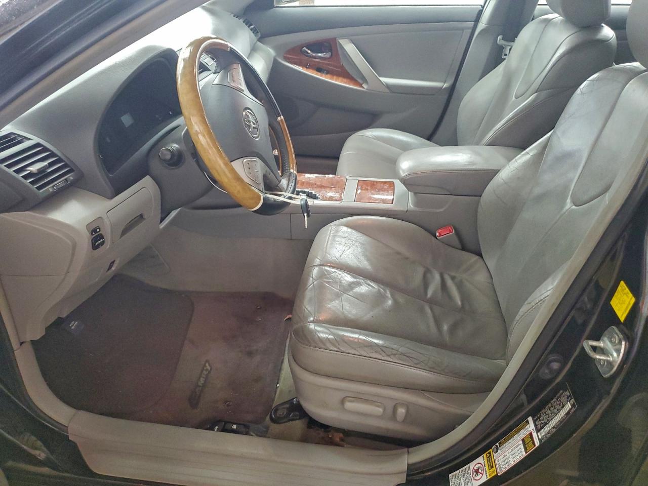 2011 TOYOTA CAMRY BASE photo 7