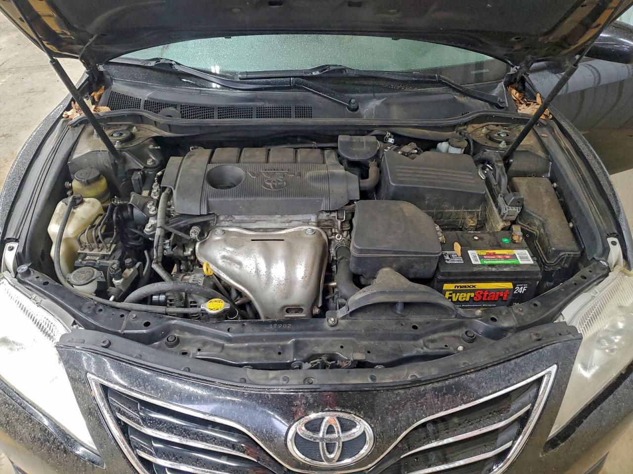 2011 TOYOTA CAMRY BASE photo 11