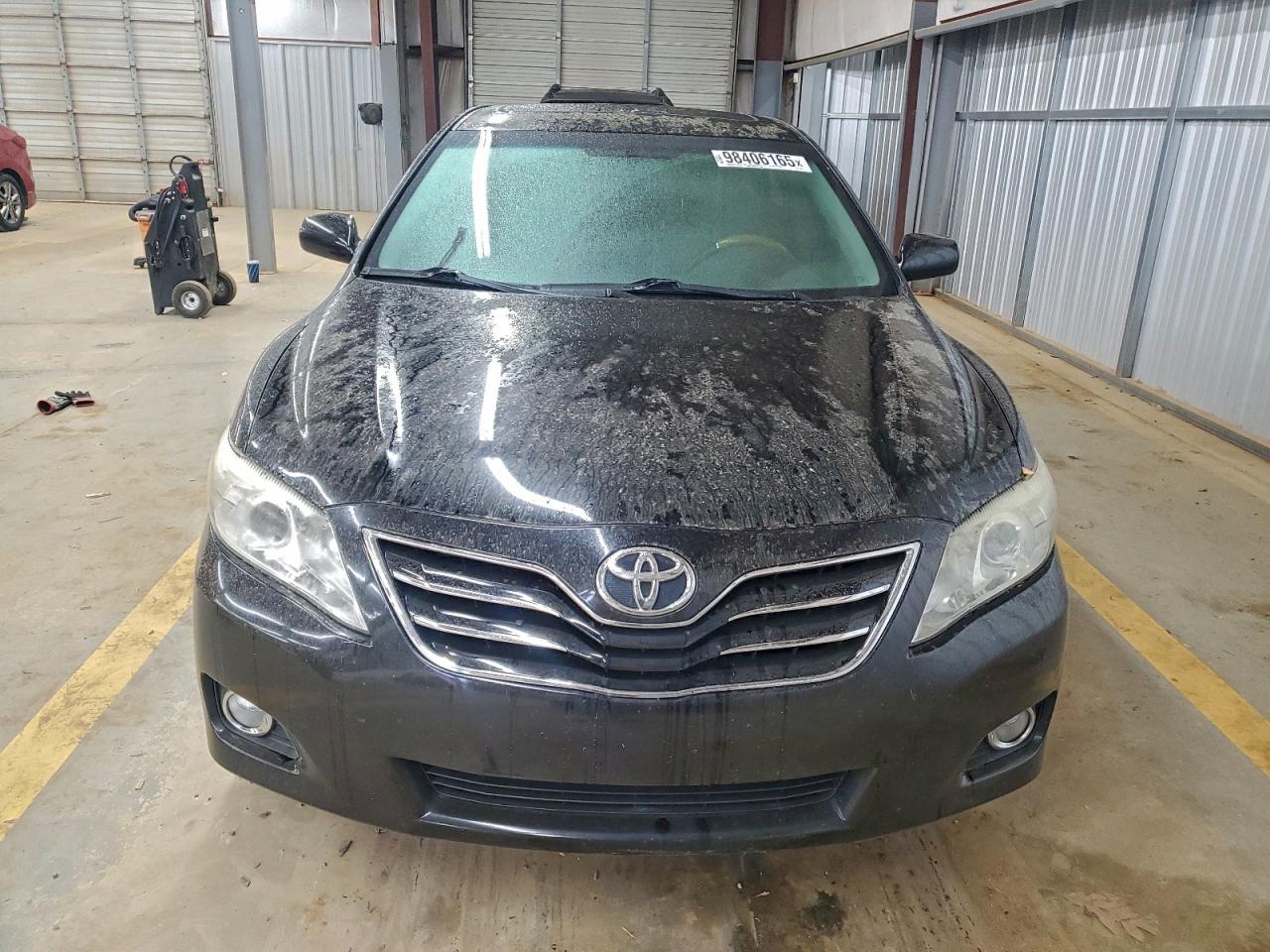 2011 TOYOTA CAMRY BASE photo 5