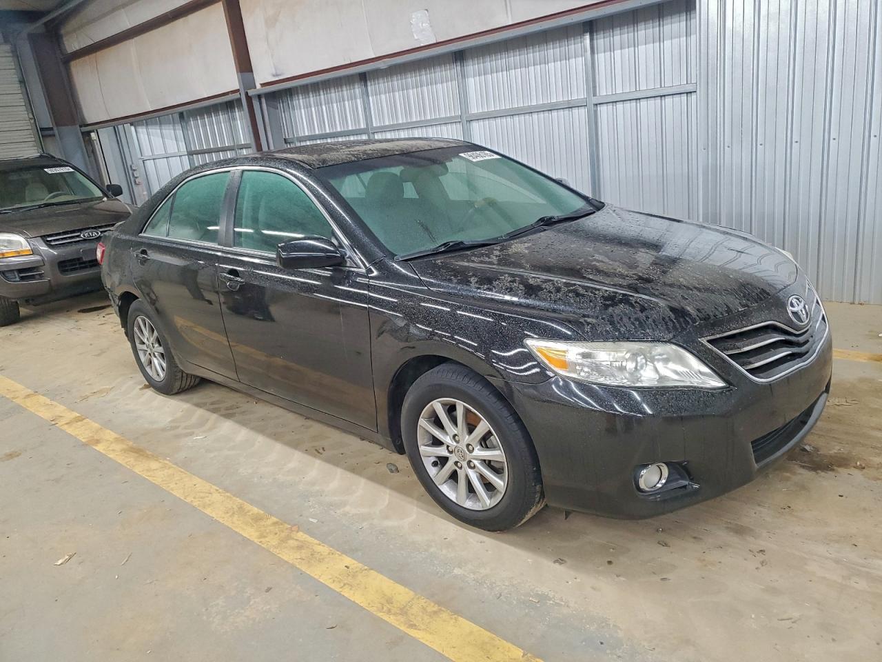 2011 TOYOTA CAMRY BASE photo 4