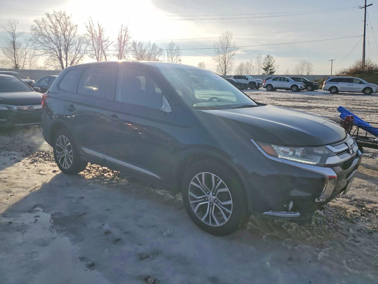 2018 MITSUBISHI OUTLANDER SE photo 4