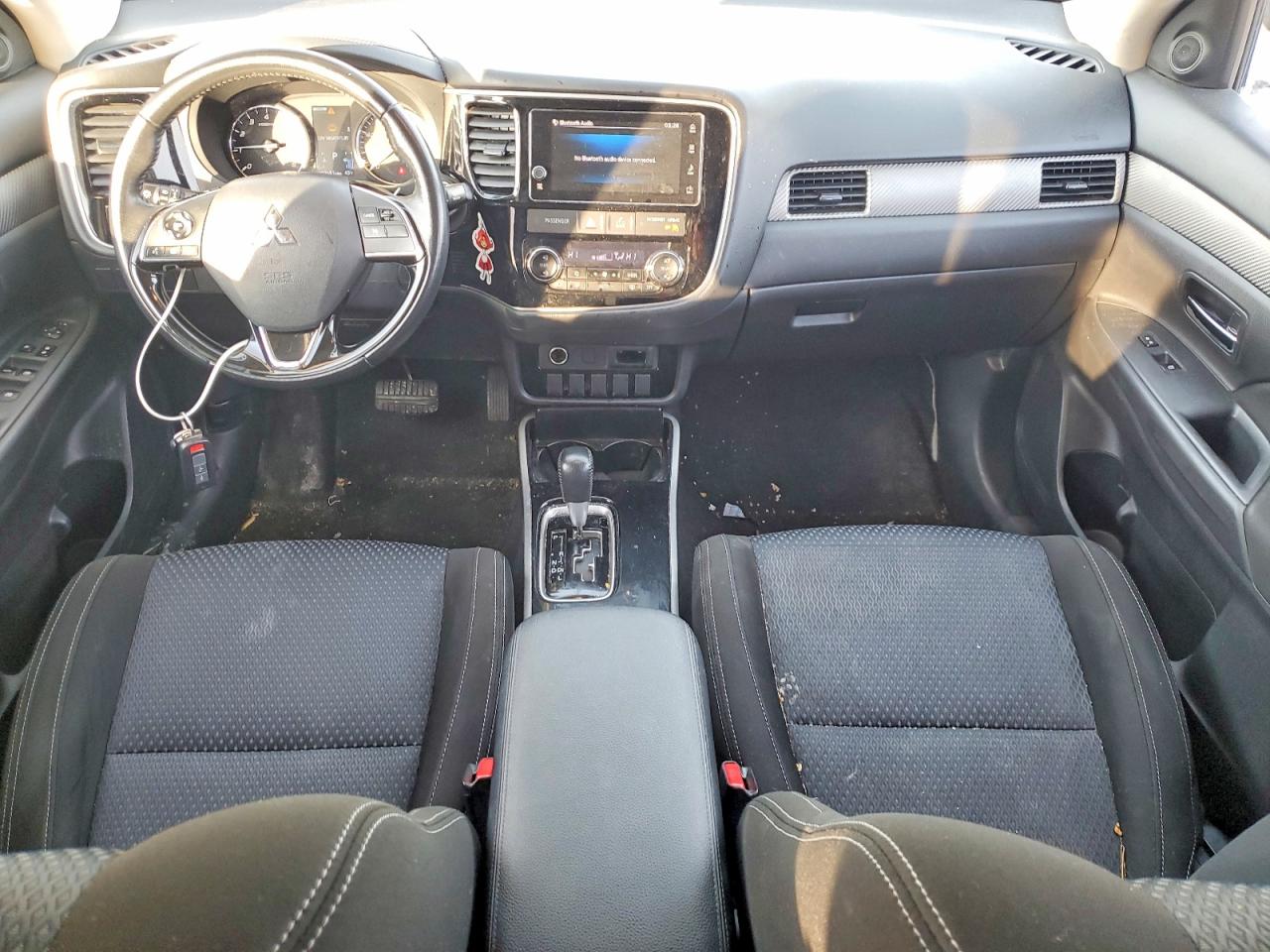 2018 MITSUBISHI OUTLANDER SE photo 8