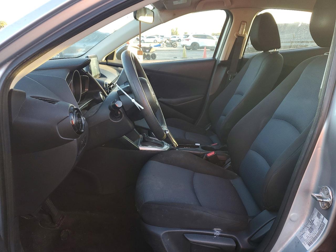 2019 TOYOTA YARIS L photo 7
