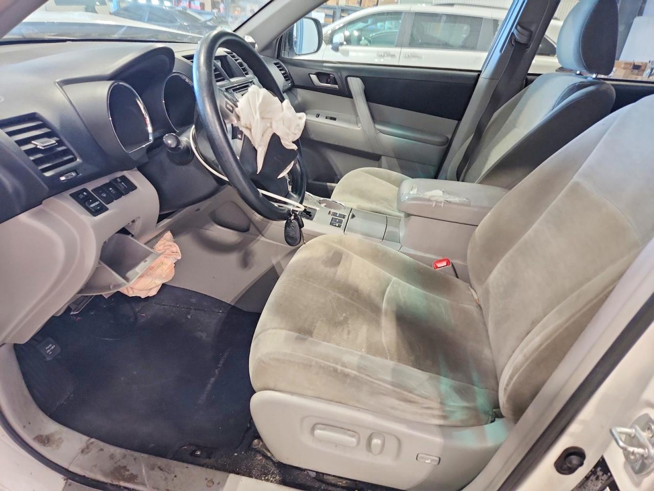 2013 TOYOTA HIGHLANDER BASE photo 7