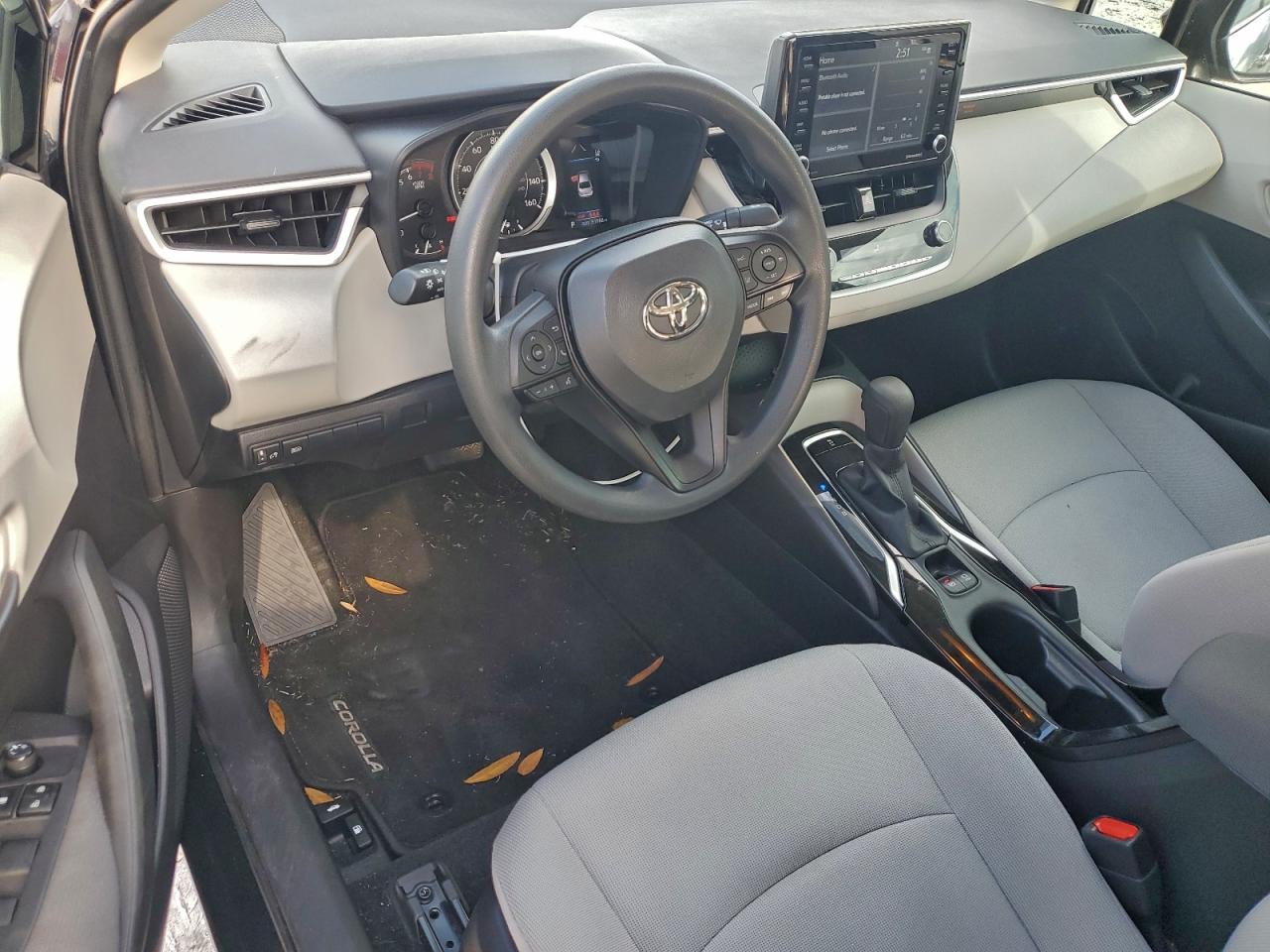 2022 TOYOTA COROLLA LE photo 8