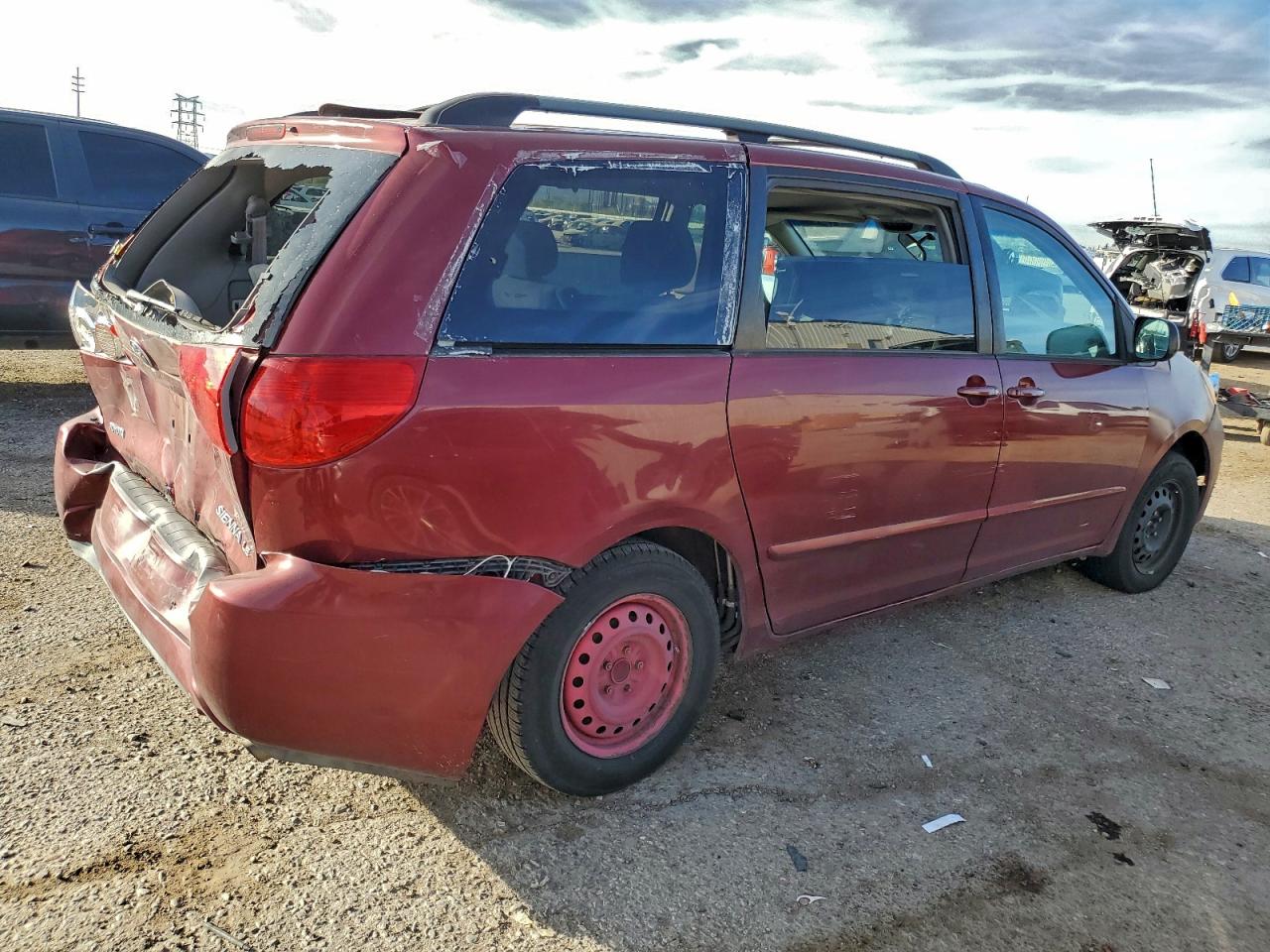 2007 TOYOTA SIENNA photo 3
