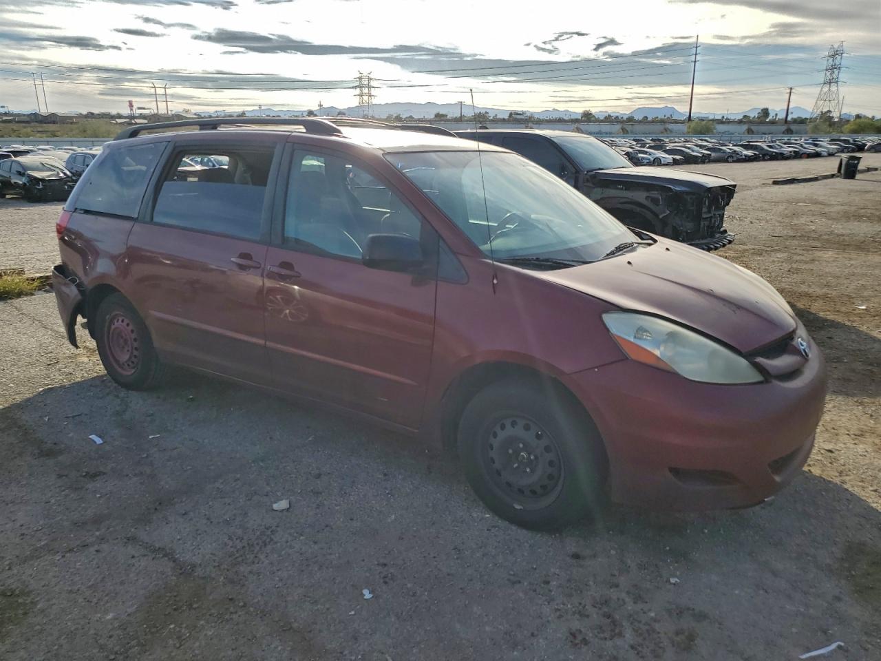 2007 TOYOTA SIENNA photo 4
