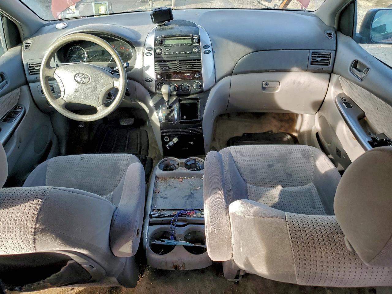 2007 TOYOTA SIENNA photo 8