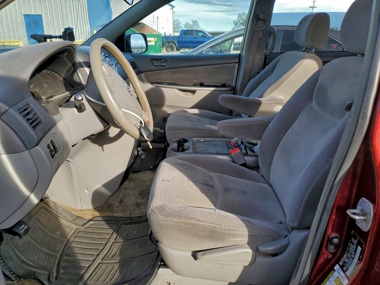 2007 TOYOTA SIENNA photo 7
