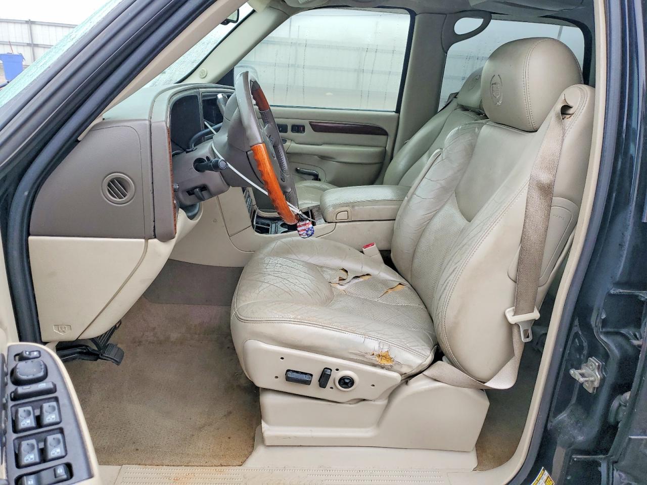 2004 CADILLAC ESCALADE LUXURY photo 7