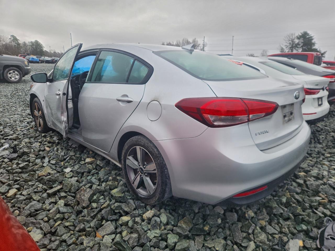 2018 KIA FORTE LX photo 2