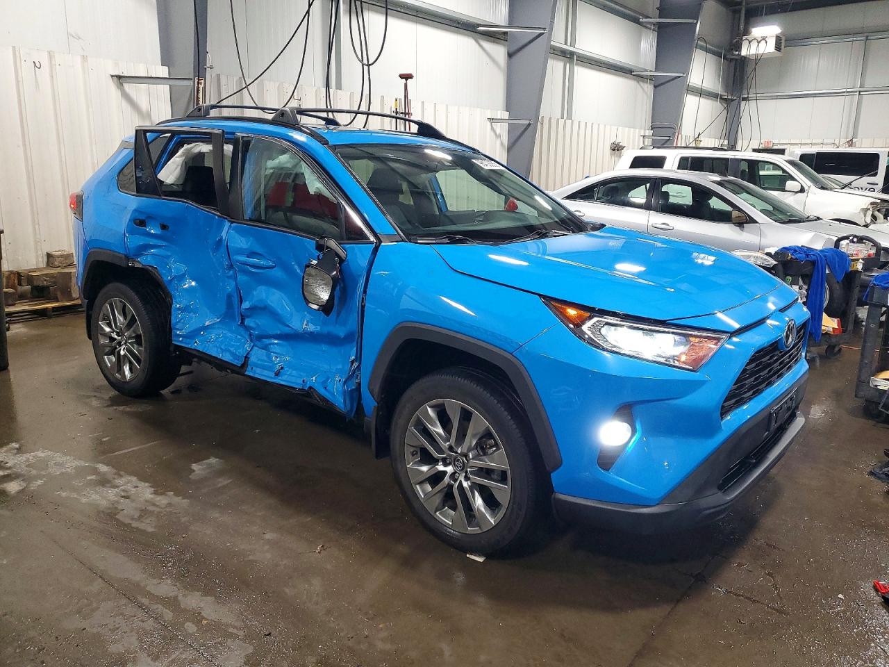 2019 TOYOTA RAV4 XLE PREMIUM photo 4