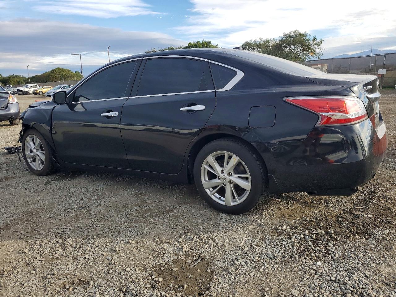 2015 NISSAN ALTIMA photo 2