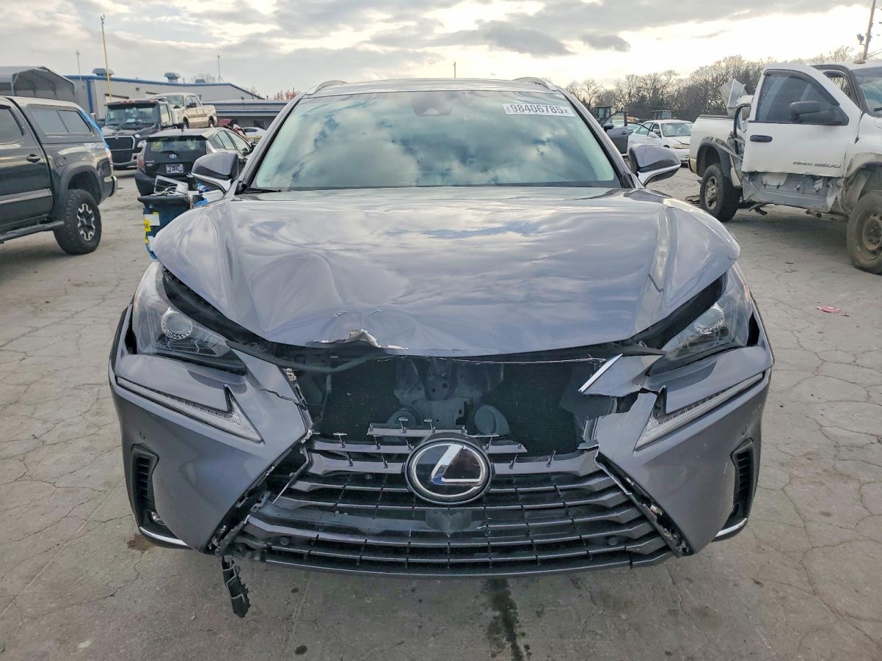 2020 LEXUS NX 300 photo 5