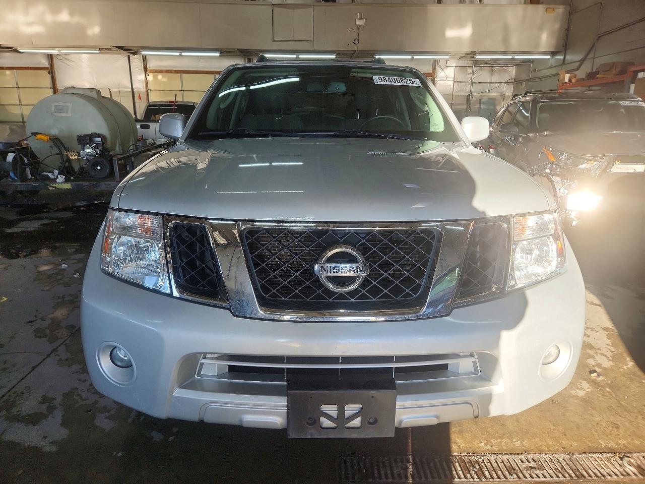 2012 NISSAN PATHFINDER S photo 5