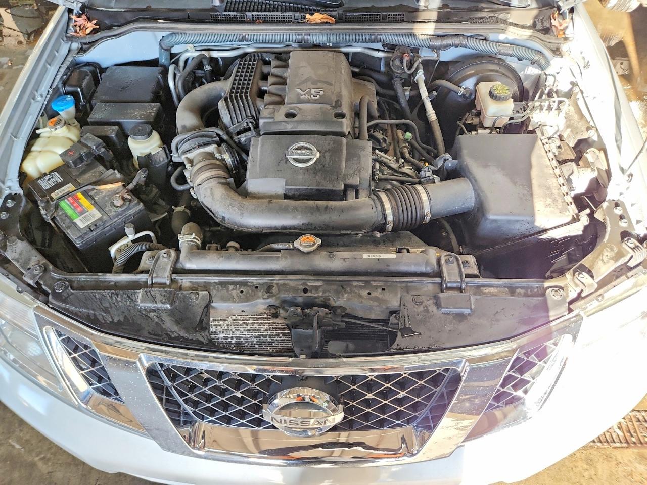 2012 NISSAN PATHFINDER S photo 12