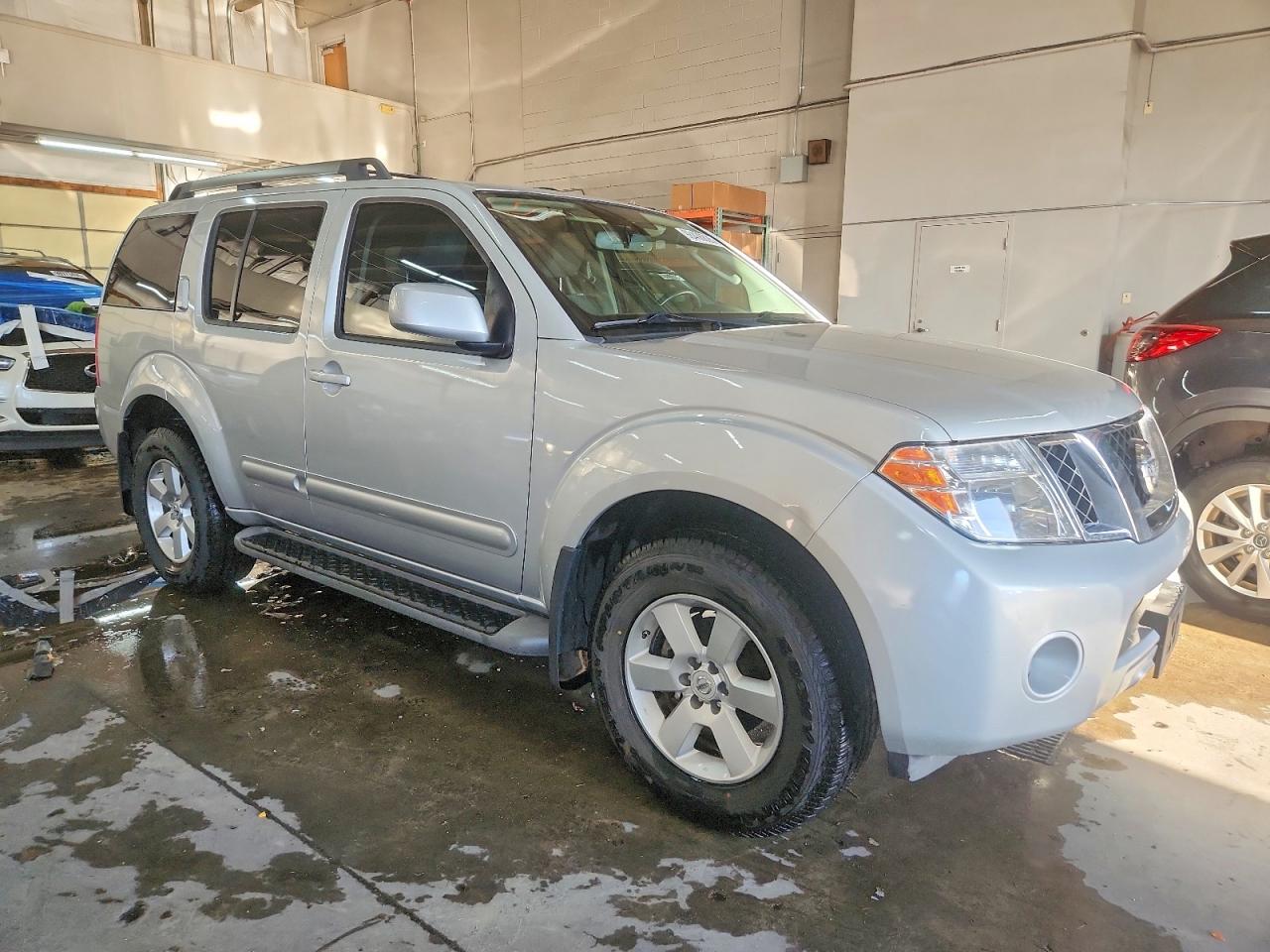 2012 NISSAN PATHFINDER S photo 4