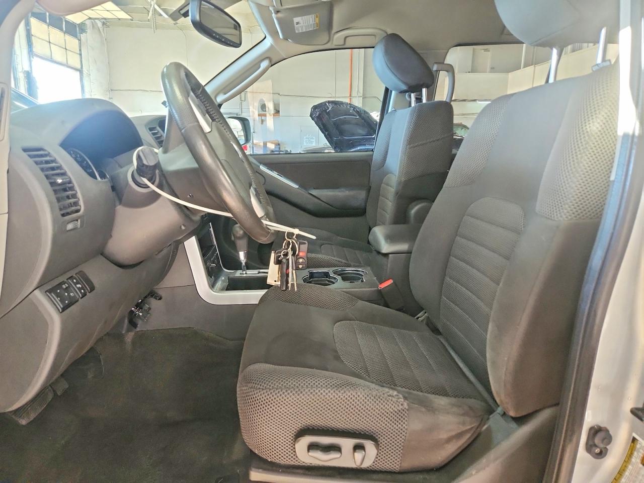 2012 NISSAN PATHFINDER S photo 7