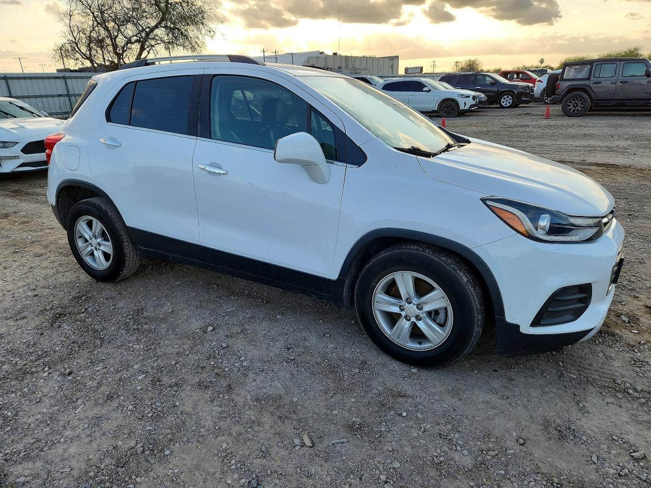 2020 CHEVROLET TRAX 1LT photo 4