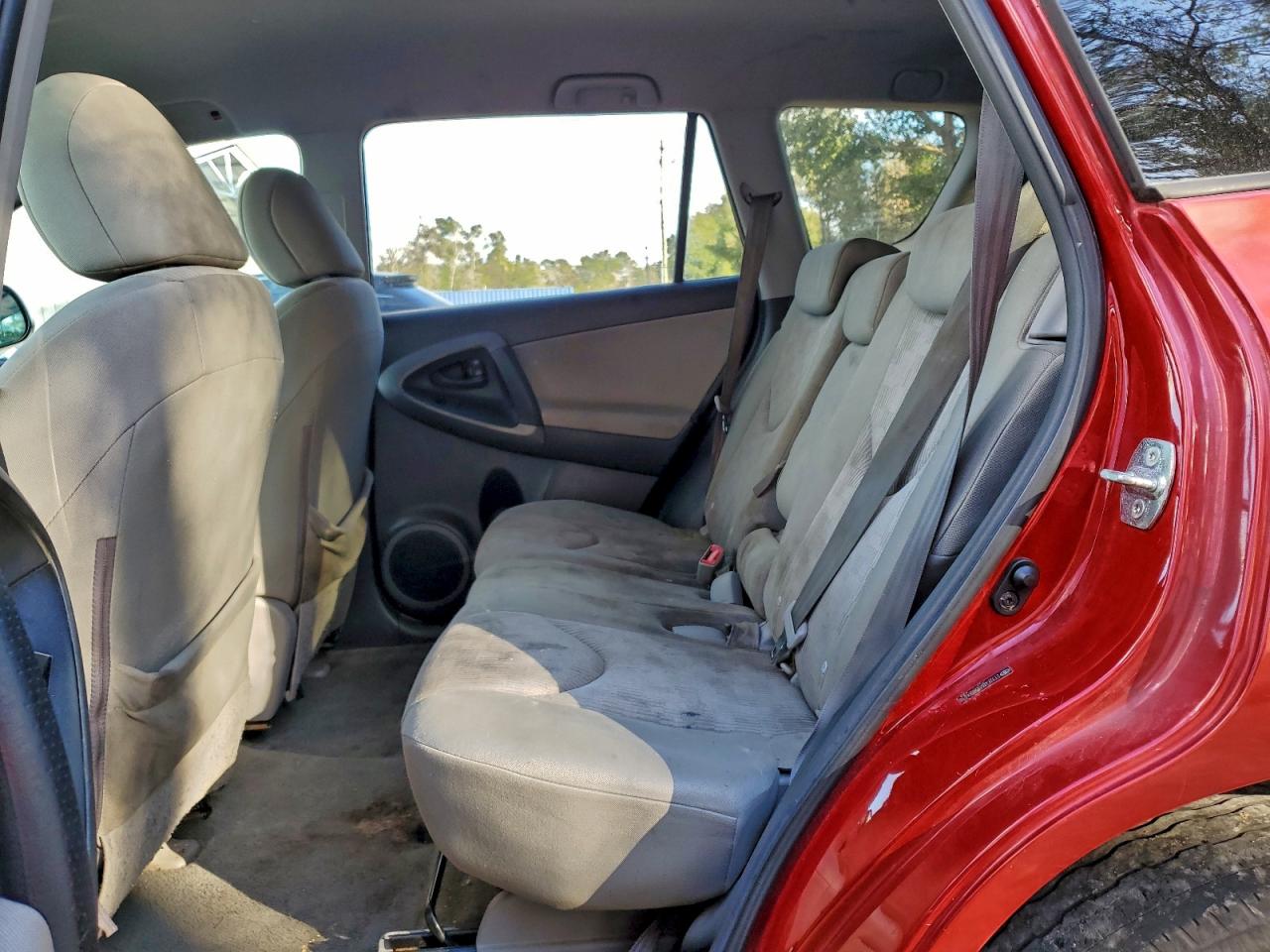2011 TOYOTA RAV4 photo 11