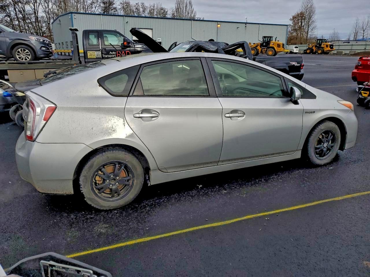 2013 TOYOTA PRIUS photo 3