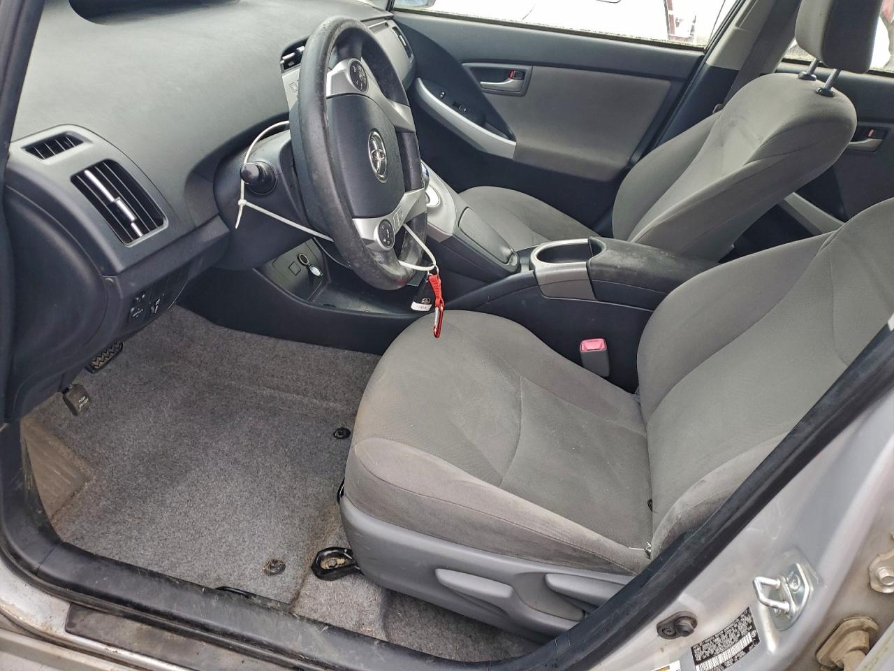 2013 TOYOTA PRIUS photo 7