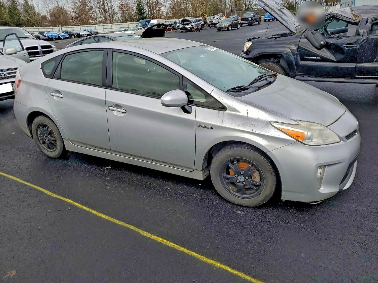 2013 TOYOTA PRIUS photo 4