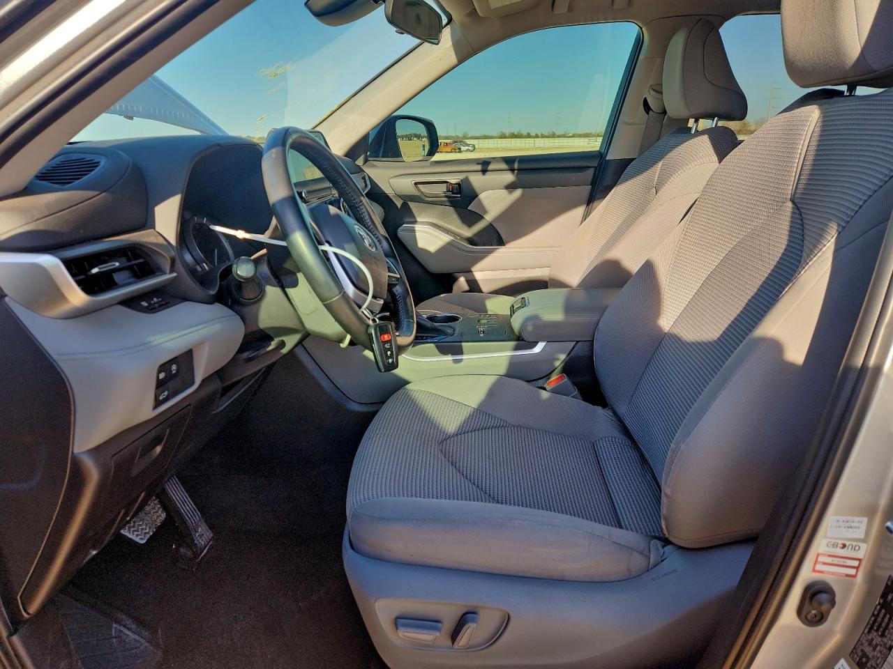2023 TOYOTA HIGHLANDER L photo 7