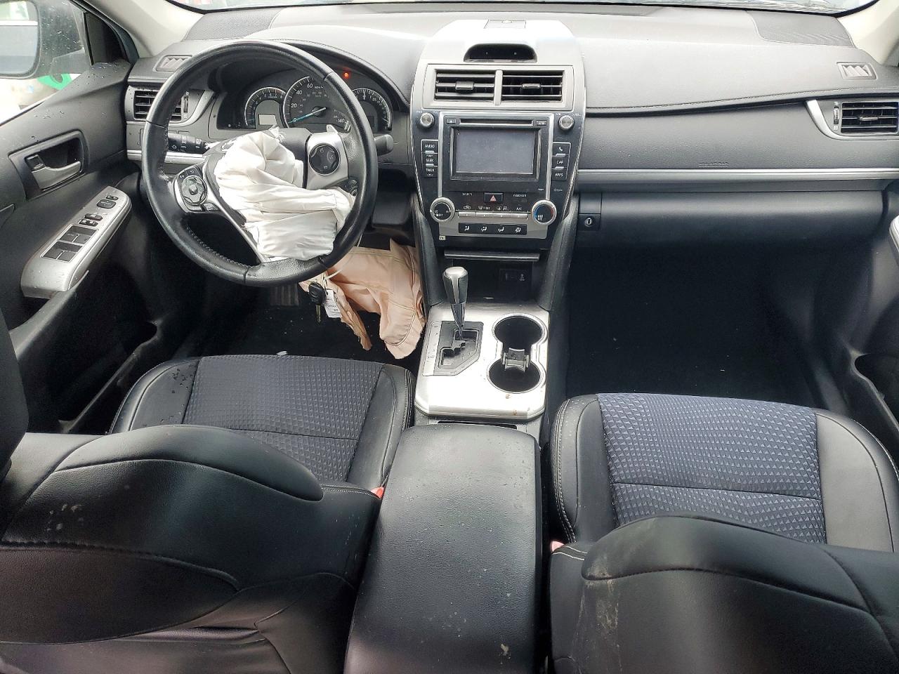 2014 TOYOTA CAMRY L photo 8