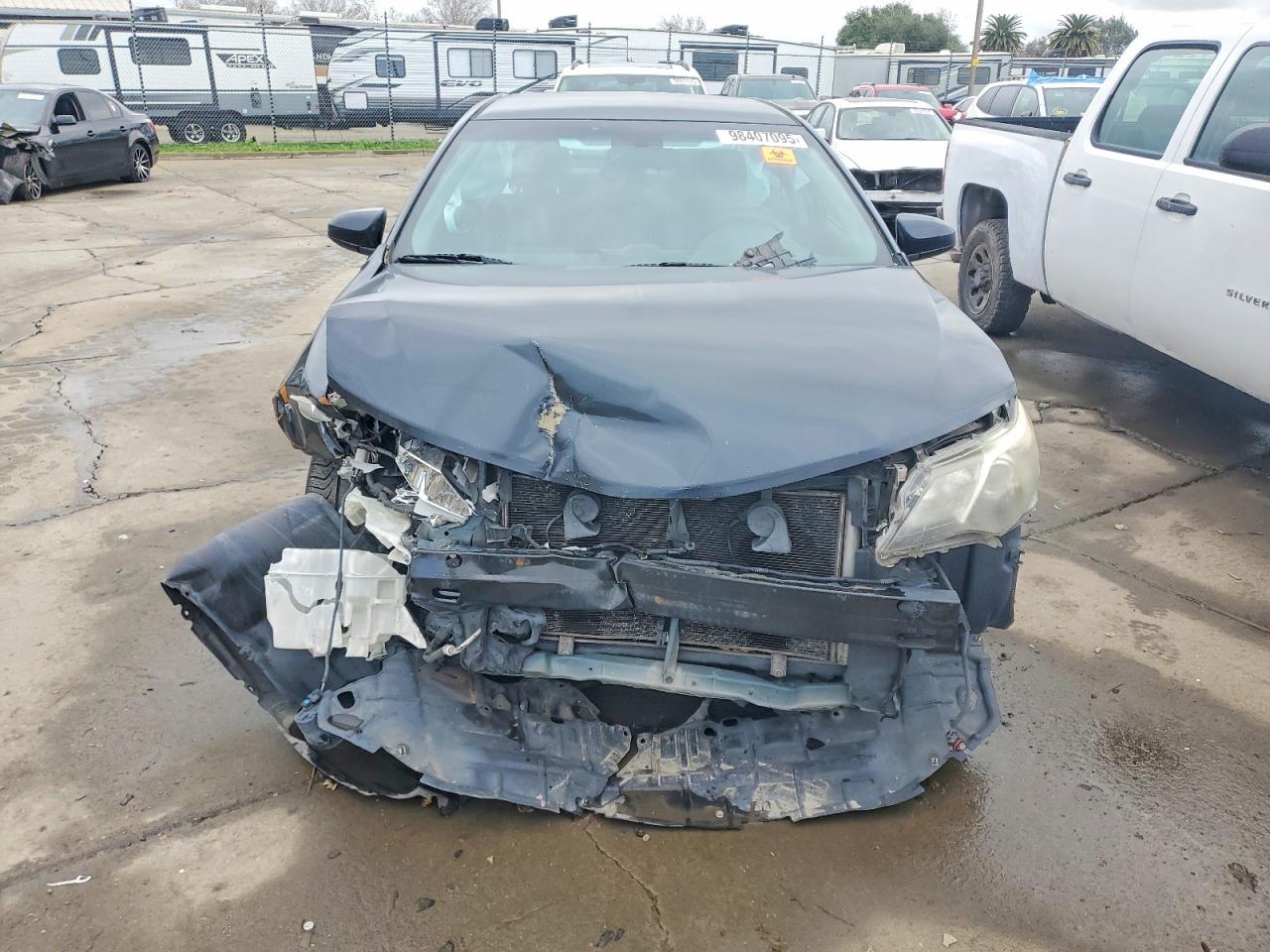 2014 TOYOTA CAMRY L photo 5